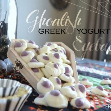 Ghoulish Greek Yogurt Eyeballs on seelindsay.com