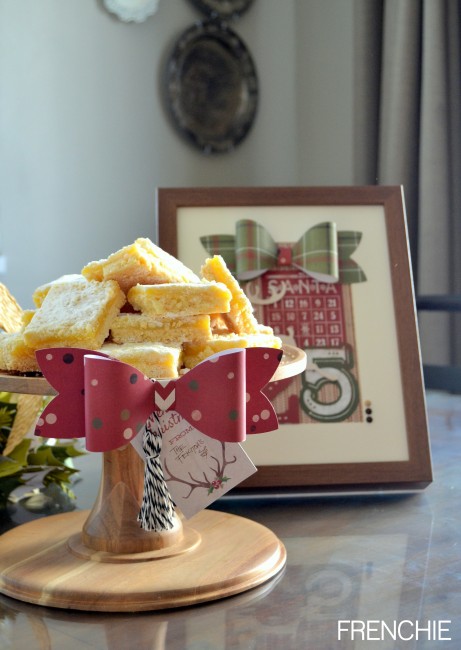 Create an easy and inexpensive neighbor gift using #mymindseye #sleighbells and an #ikea frame on seelindsay.com