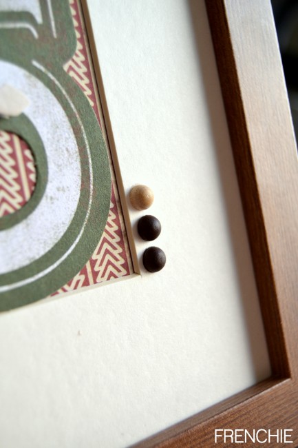 Create an easy and inexpensive neighbor gift using #mymindseye #sleighbells and an #ikea frame on seelindsay.com