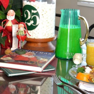 Make this a new holiday tradition with a Bacon and GOat Cheese Omelet sure to satisfy anyones palate. Only on seelindsay.com