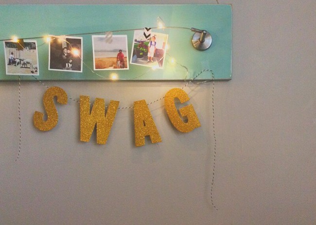 Display your Instagram photos easily and super chic using this DIY photo holder for less than $15. 