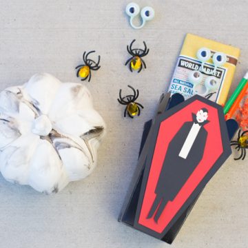 Make this easy Halloween craft using a popcorn box and a cut file.