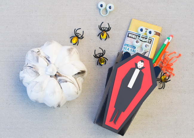 Make this easy Halloween craft using a popcorn box and a cut file.