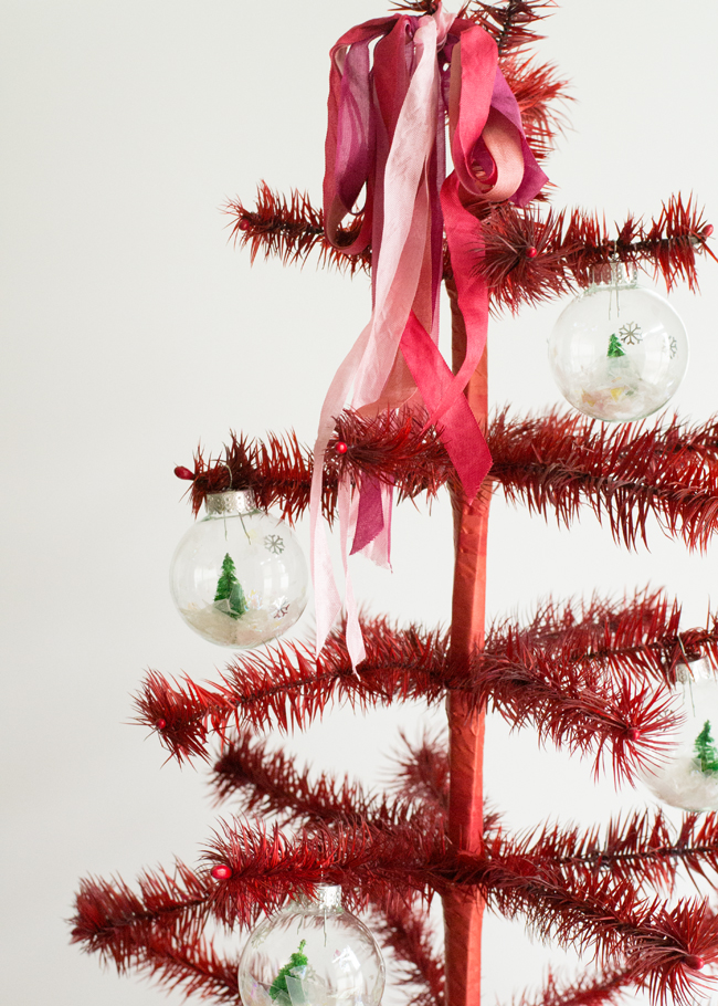 Create your own ornaments using your Cricut Explore and vinyl