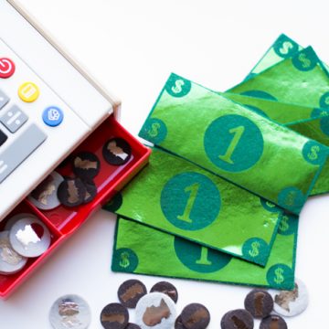 Learn how to make your own felt play money using your Cricut Explore