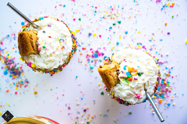 Create a delicious ice cream shake using Blue Bunny Ice Cream Cakes (1 of 1)-10