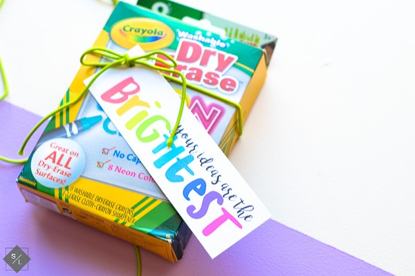 Grab this free back to school printable and teacher gift idea on seeLINDSAY