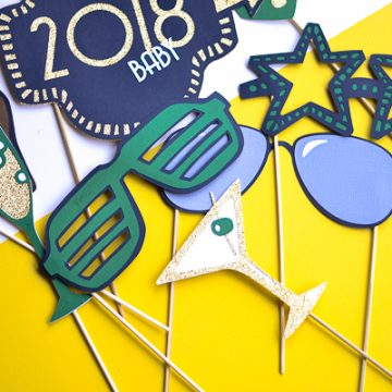 New Years Photo Booth DIY with Cricut