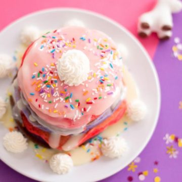 Create a memorable Unicorn Party with these magical Unicorn Pancakes. Its the perfect unicorn party food.