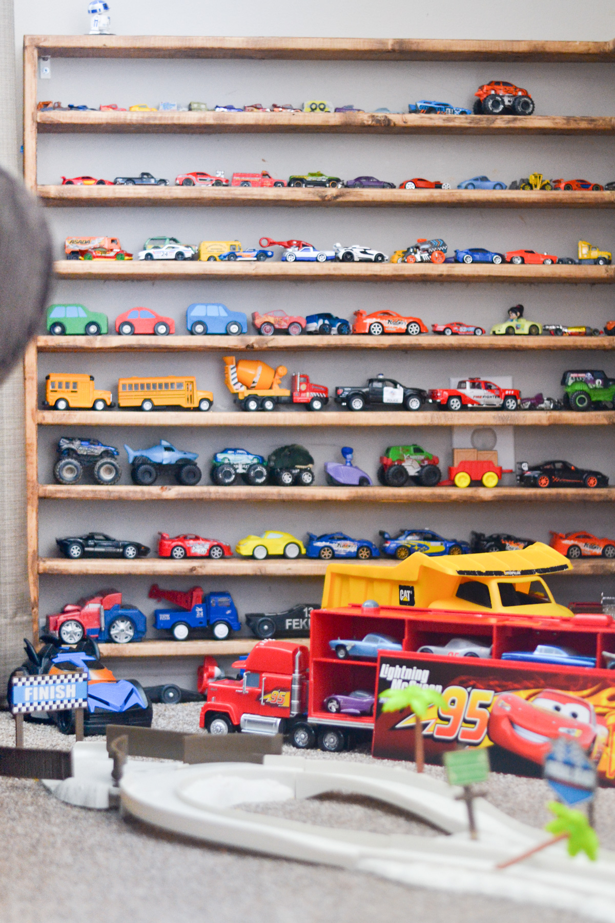 toy car display