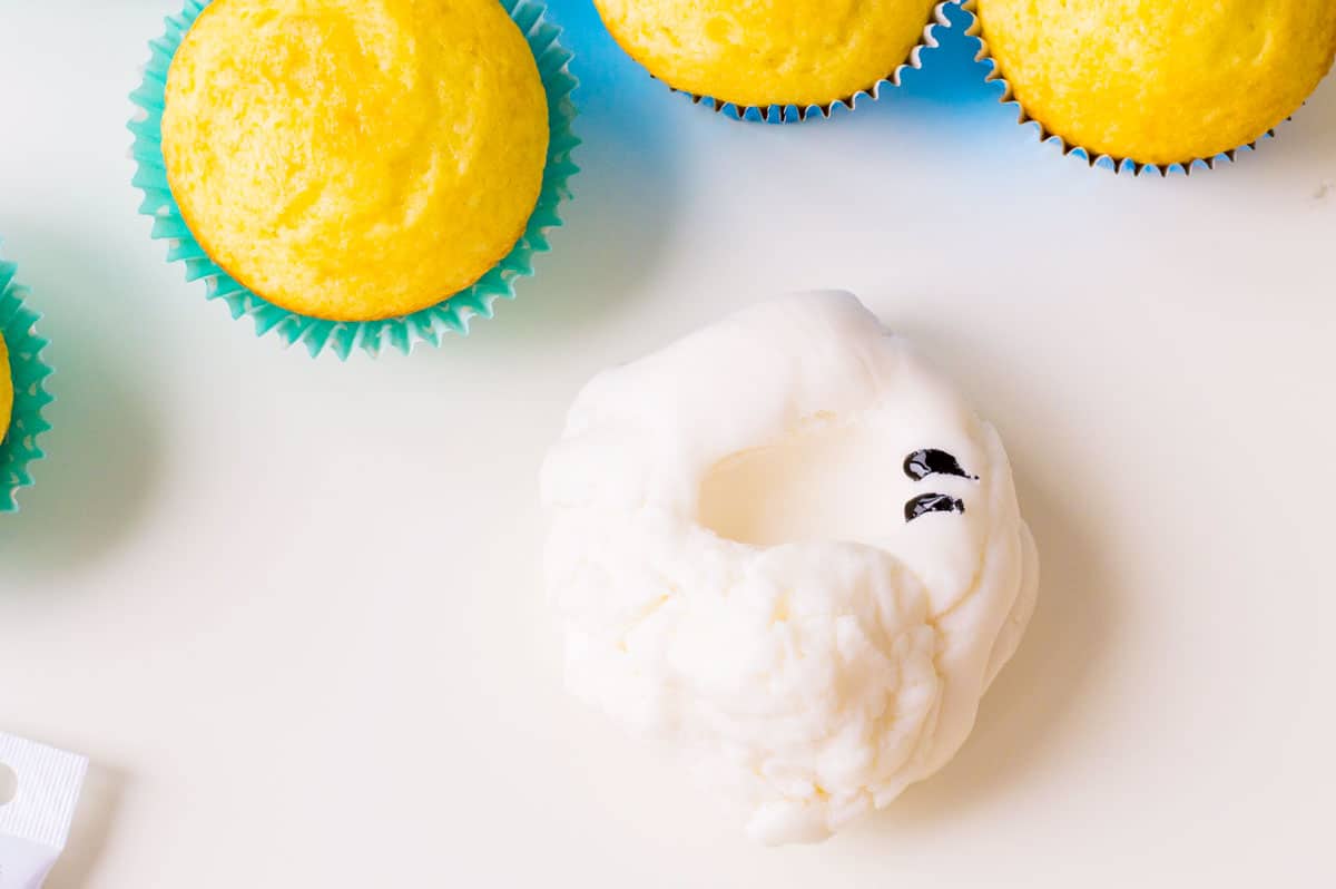 coloring fondant