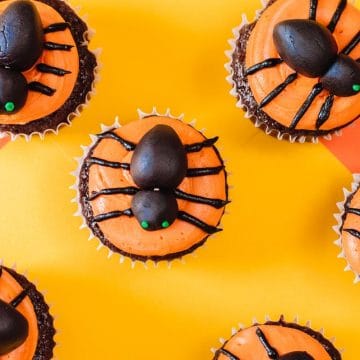 spider fondant topper