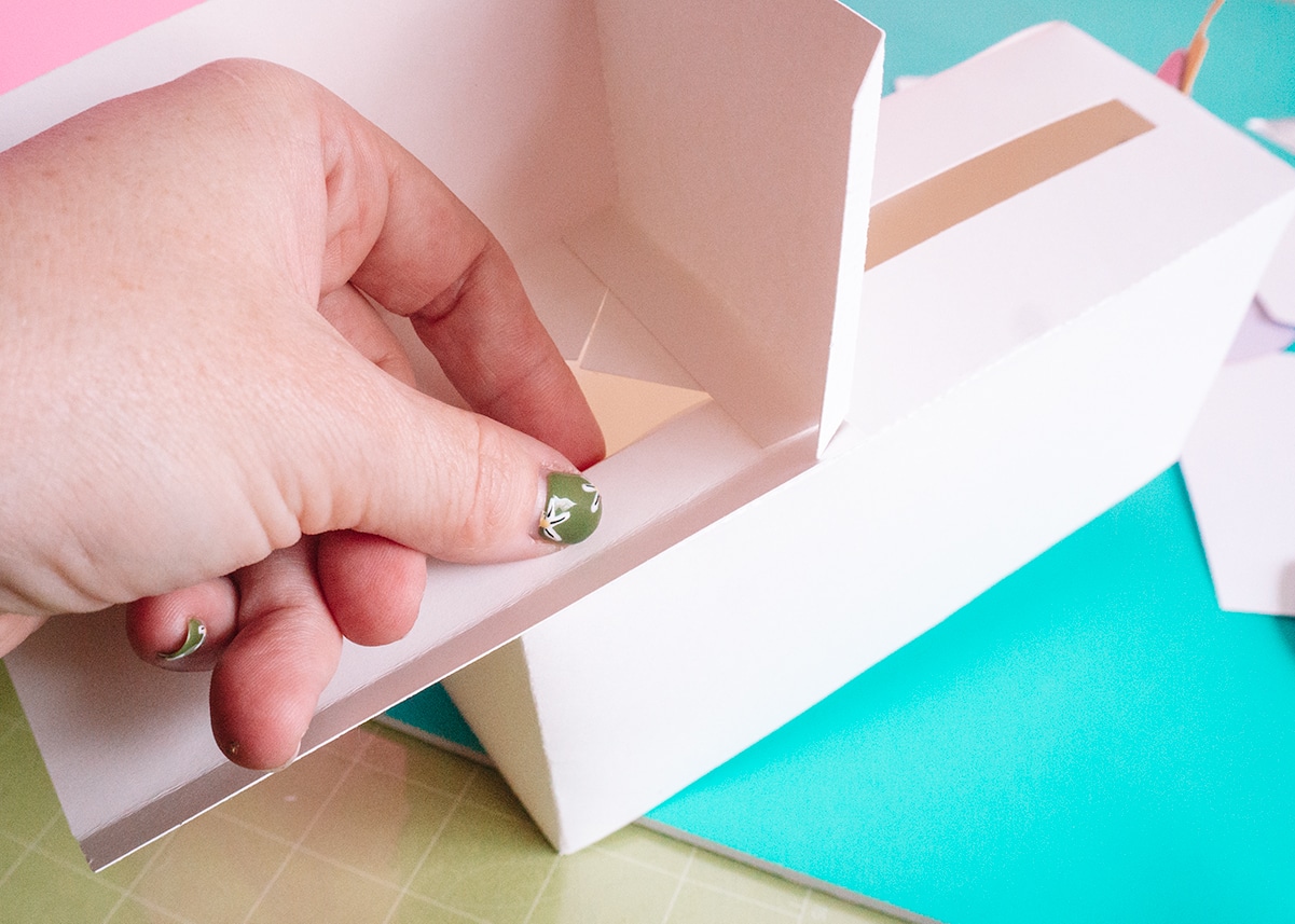 making a unicorn valentine box